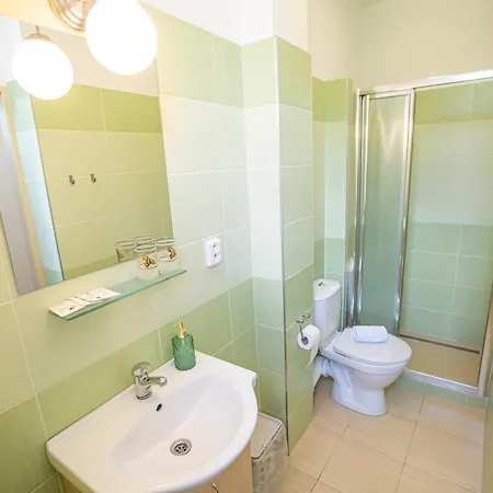 V Parku Guest house *